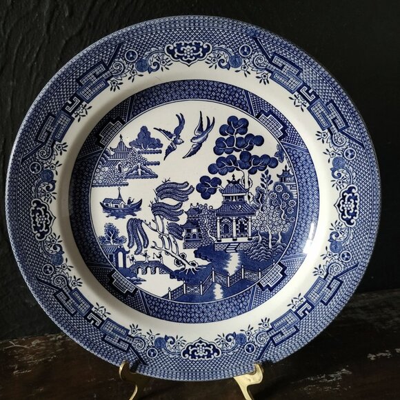Vintage Churchill England Blue Willow Dinner Plate Chinoiserie - 9.625" *Chip - Picture 1 of 5